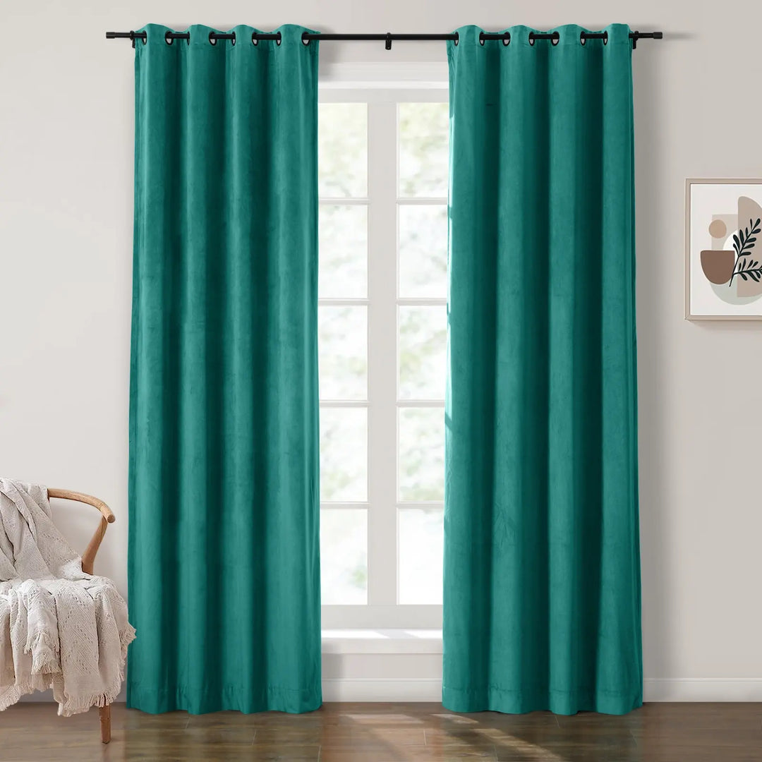 Leon Velvet Curtain Grommet