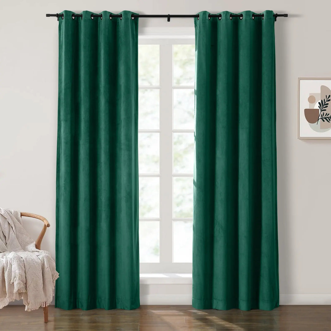 Leon Velvet Curtain Grommet