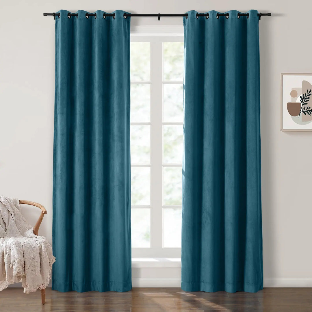 Leon Velvet Curtain Grommet
