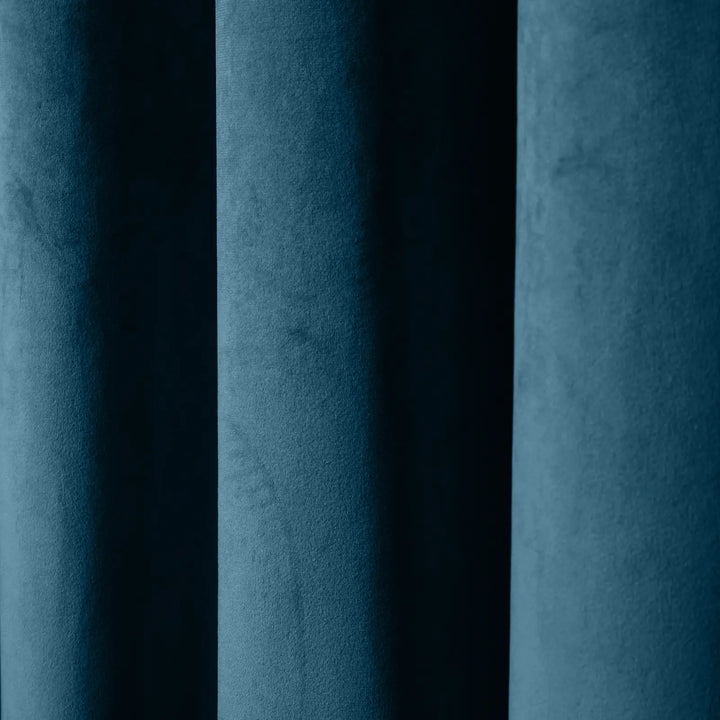 Leon Velvet Curtain Ripple Fold