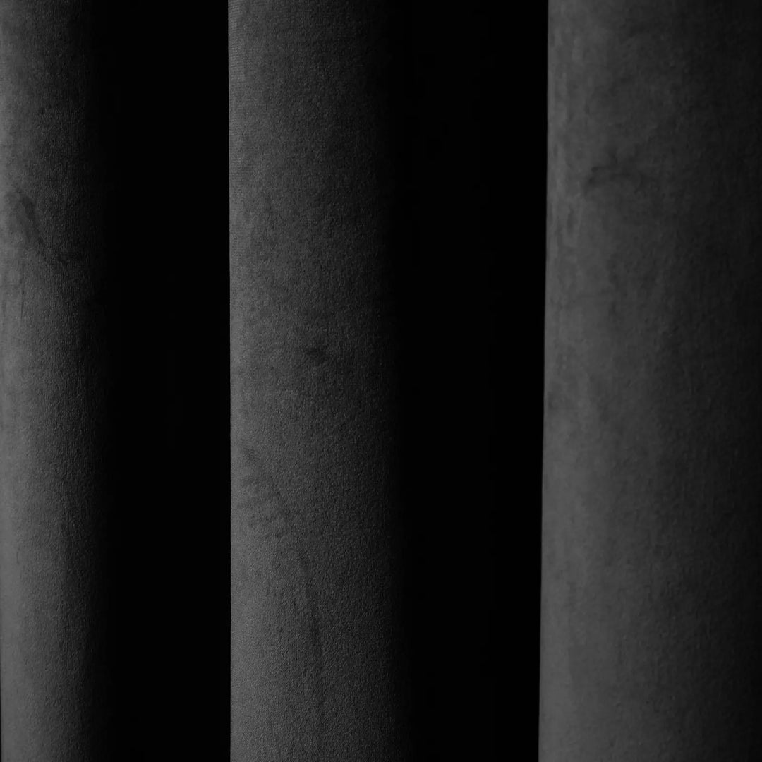 Leon Velvet Curtain Ripple Fold