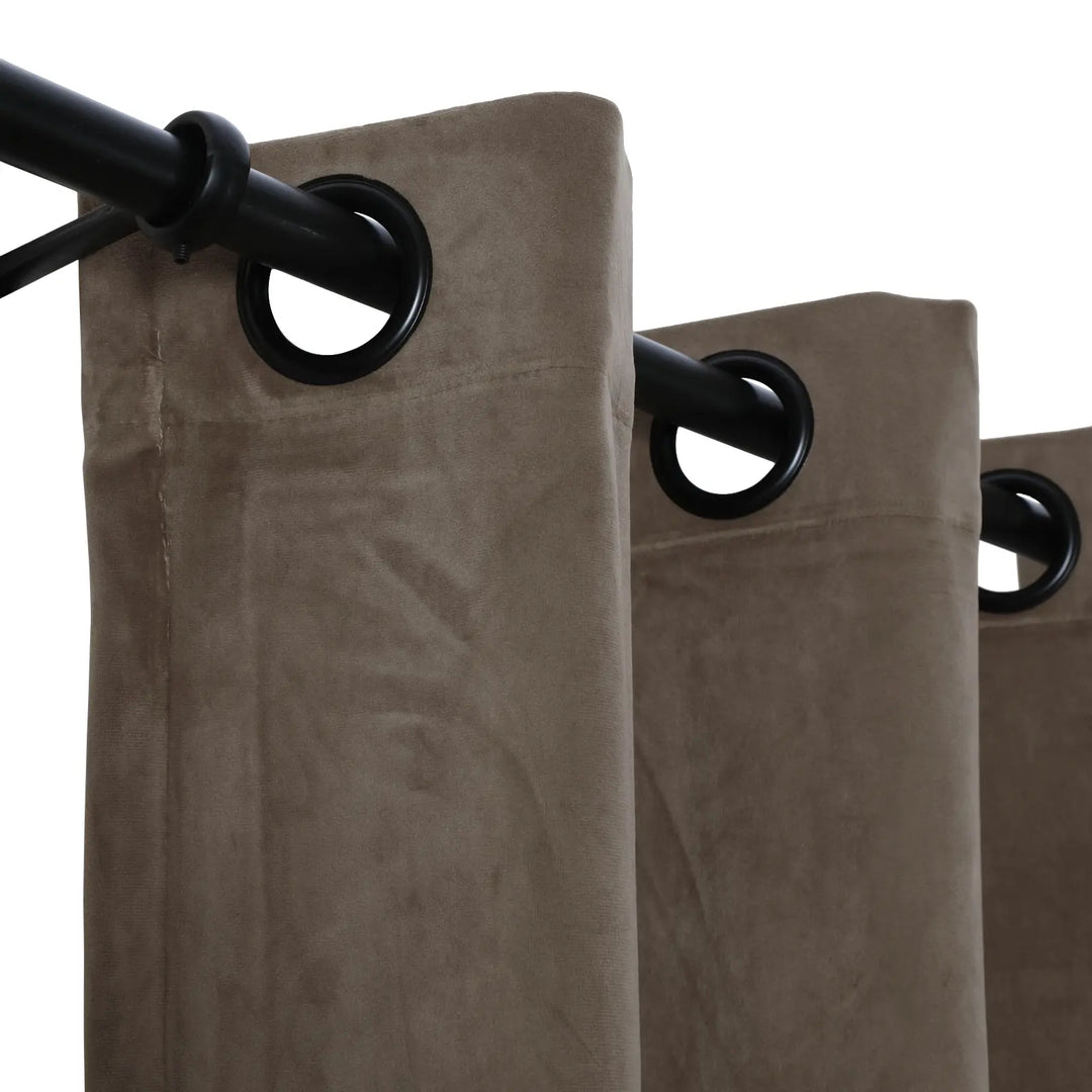 Leon Velvet Curtain Grommet