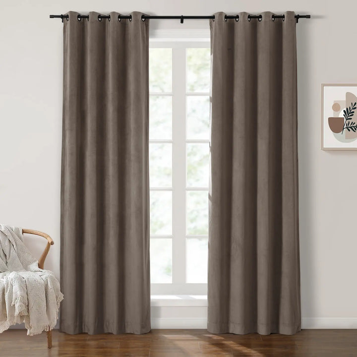 Leon Velvet Curtain Grommet