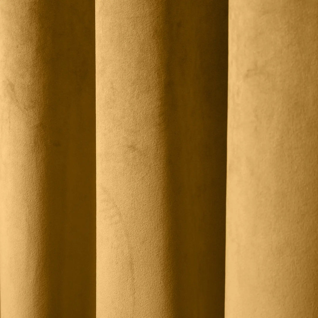 Leon Velvet Curtain Ripple Fold