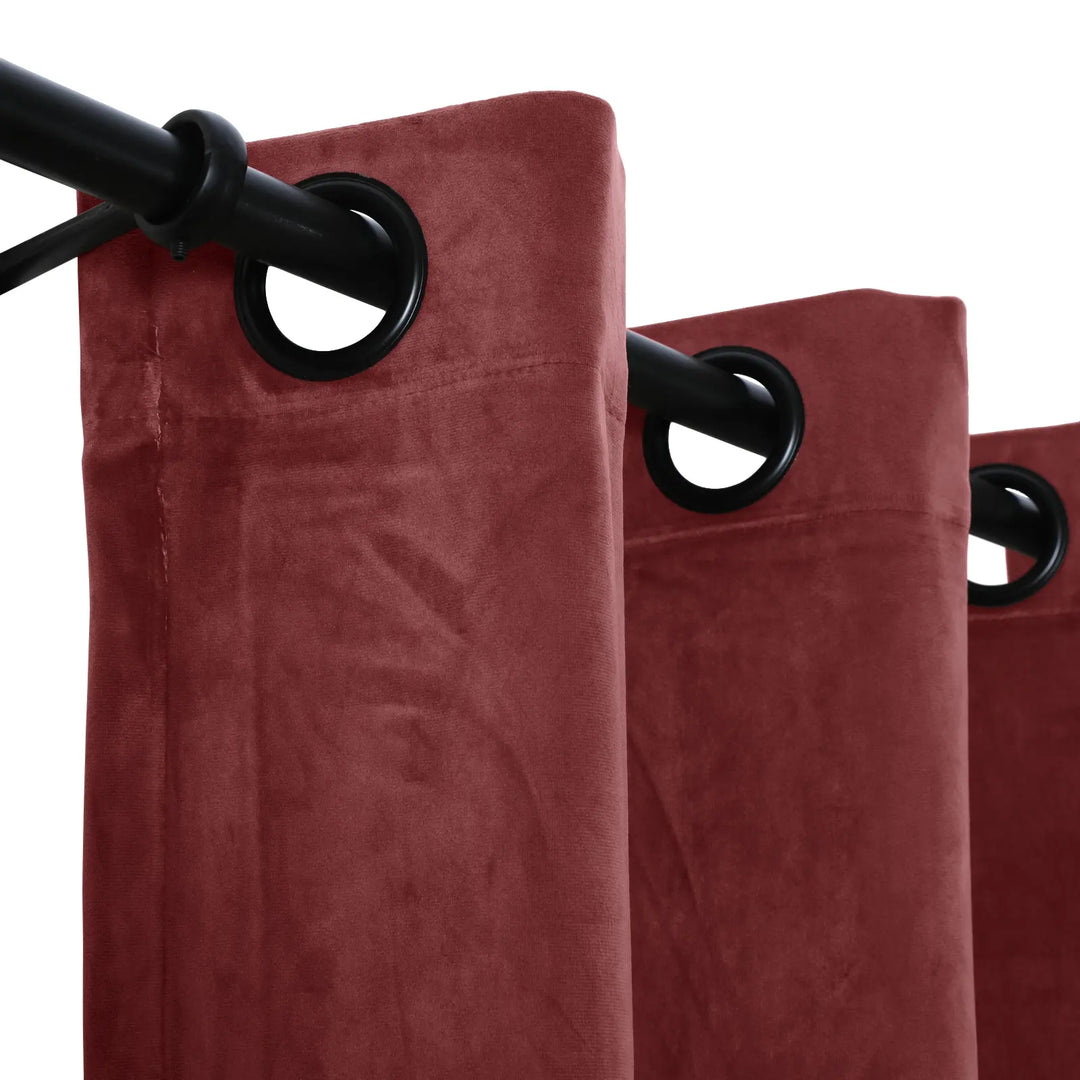 Leon Velvet Curtain Grommet