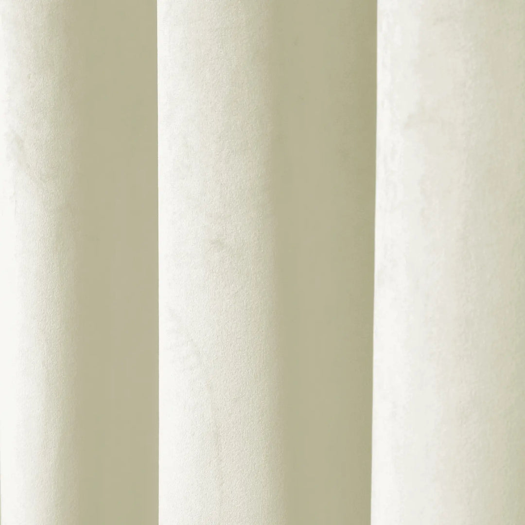 Leon Velvet Curtain Ripple Fold
