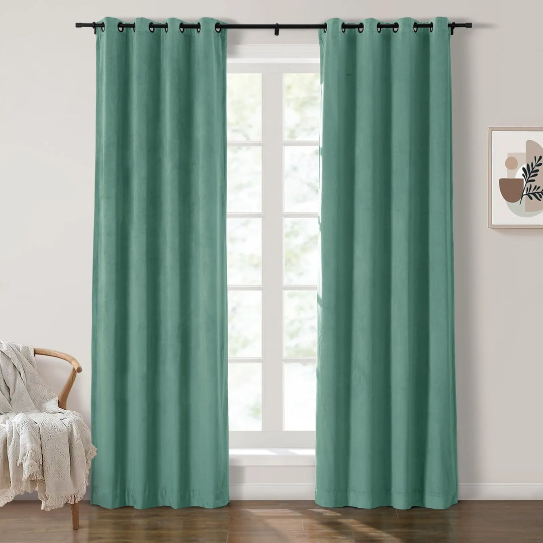 Leon Velvet Curtain Grommet