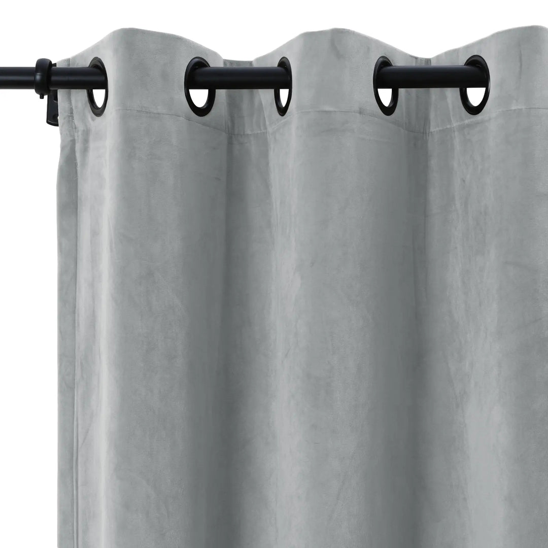 Leon Velvet Curtain Grommet