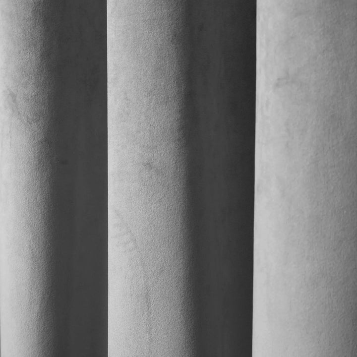 Leon Velvet Curtain Ripple Fold
