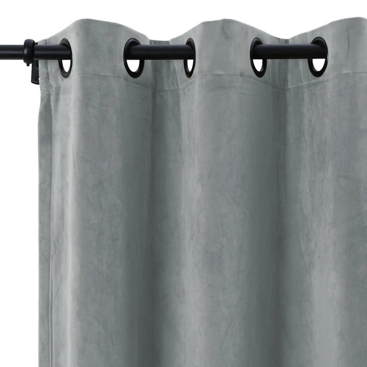 Leon Velvet Curtain Grommet