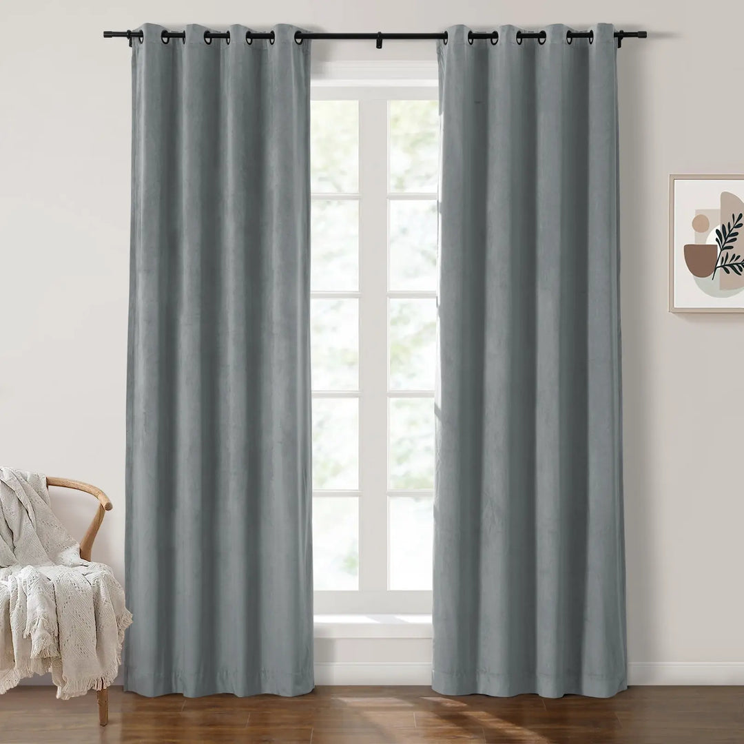 Leon Velvet Curtain Grommet