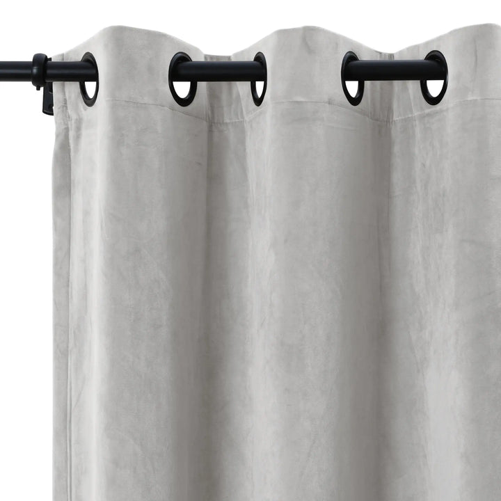 Leon Velvet Curtain Grommet